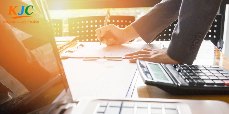 Chế độ lương thưởng cho bộ phận hành chính