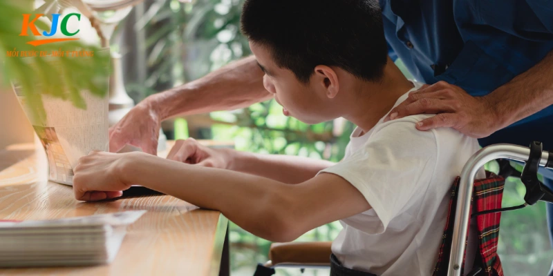 RR88 có chuyến thiện nguyện đến thăm trẻ em khuyết tật